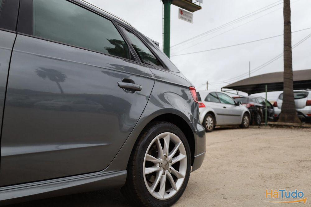 Audi A3 Sportback 1.6 TDI S-line S tronic Audi A3 Sportback 1.6 TDI S-line S tronic
