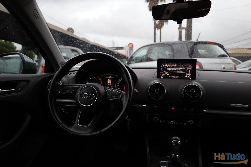 Audi A3 Sportback 1.6 TDI S-line S tronic Audi A3 Sportback 1.6 TDI S-line S tronic