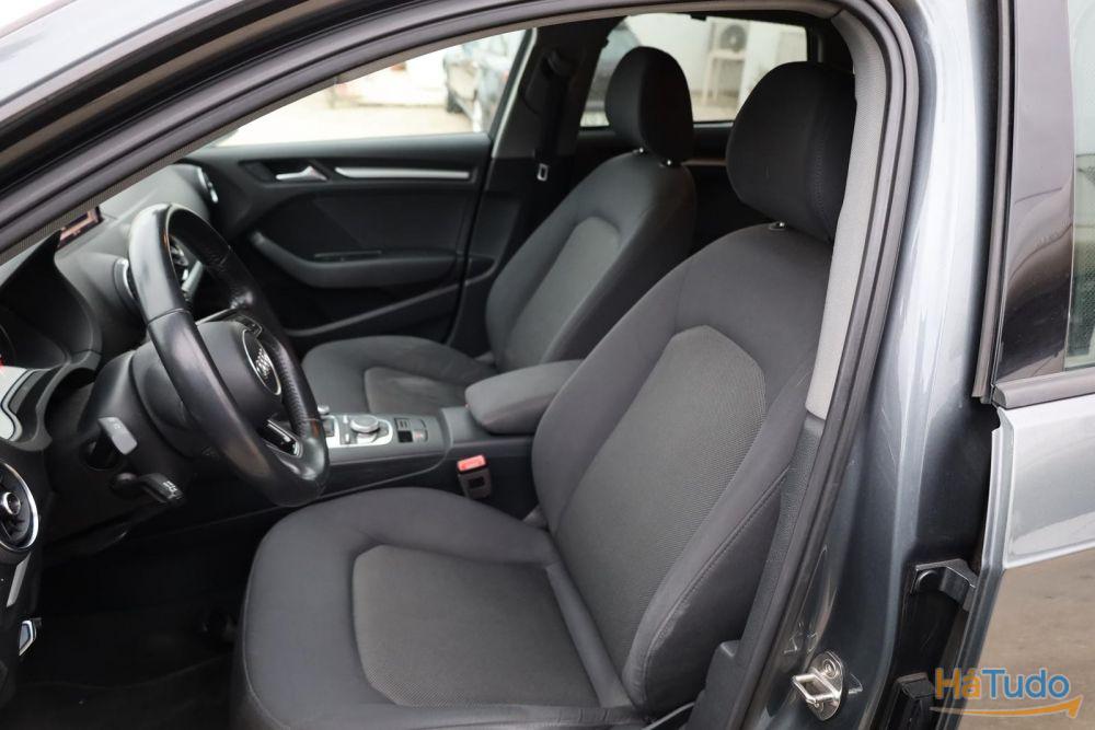Audi A3 Sportback 1.6 TDI S-line S tronic Audi A3 Sportback 1.6 TDI S-line S tronic