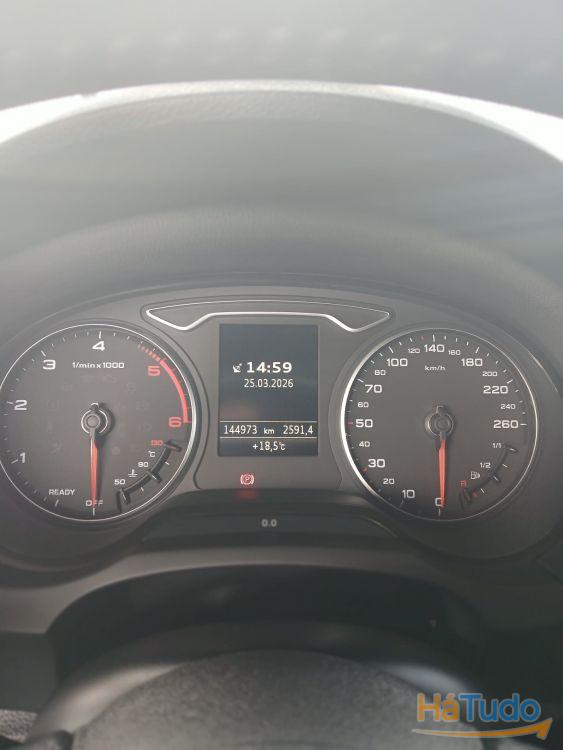 Audi A3 Sportback 1.6 TDI S-line S tronic Audi A3 Sportback 1.6 TDI S-line S tronic