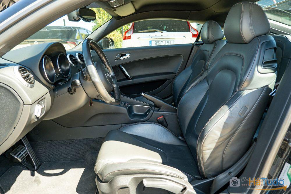 Audi TT Coupé 2.0 TDi quattro S-line S tronic Audi TT Coupé 2.0 TDi quattro S-line S tronic