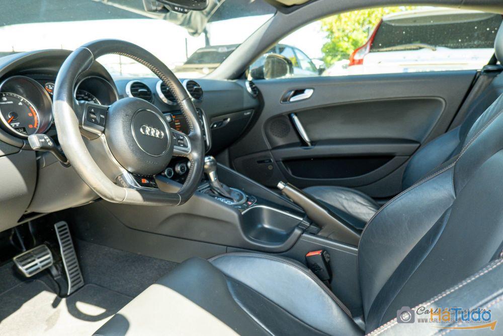 Audi TT Coupé 2.0 TDi quattro S-line S tronic Audi TT Coupé 2.0 TDi quattro S-line S tronic
