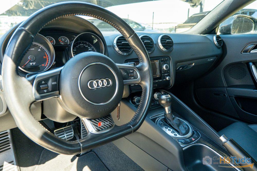 Audi TT Coupé 2.0 TDi quattro S-line S tronic Audi TT Coupé 2.0 TDi quattro S-line S tronic