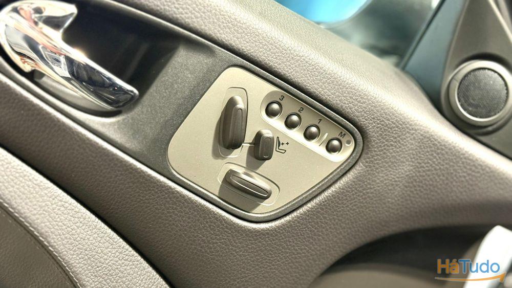 Jaguar XK 4.2 V8 Jaguar XK 4.2 V8