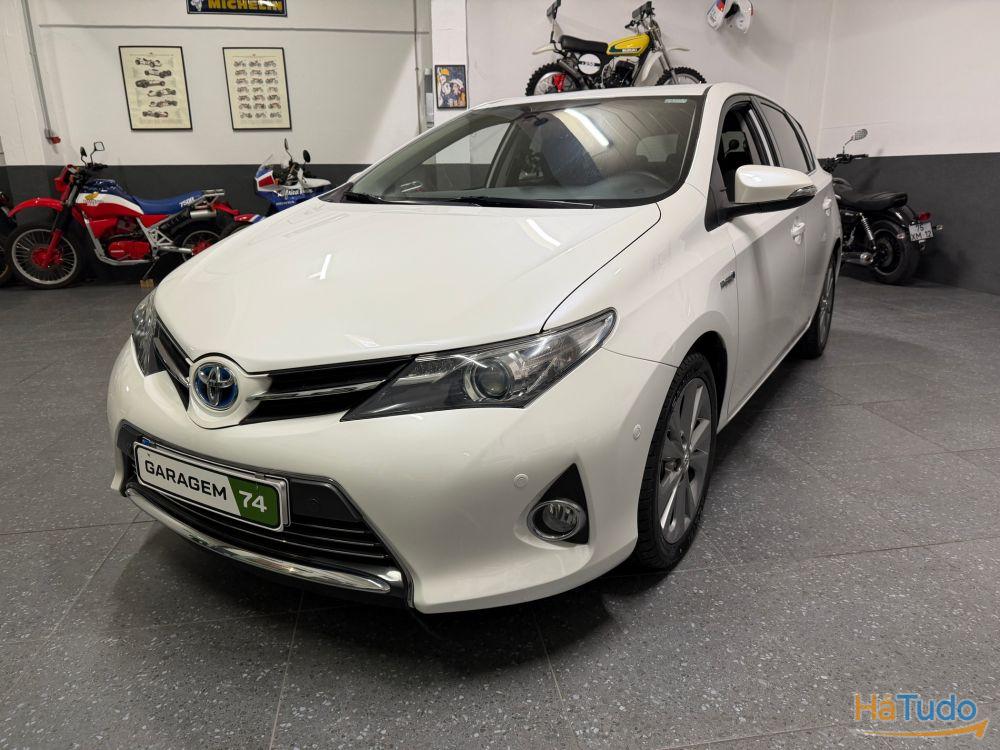 Toyota Auris 1.8 HSD Sport Toyota Auris 1.8 HSD Sport