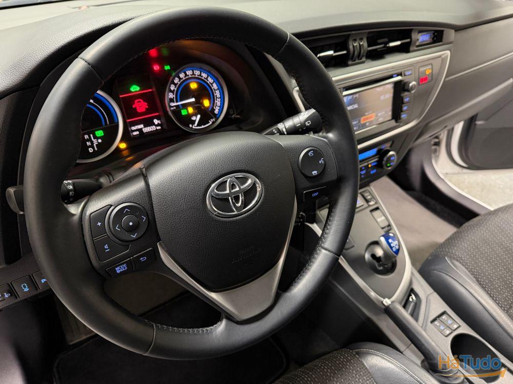 Toyota Auris 1.8 HSD Sport Toyota Auris 1.8 HSD Sport