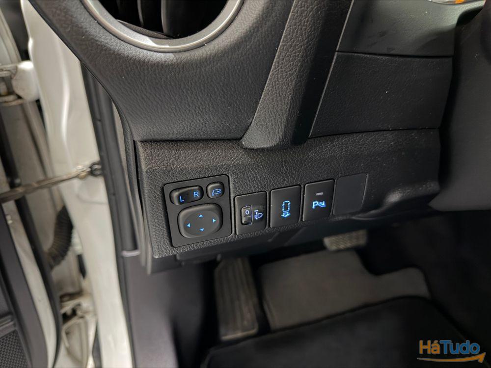 Toyota Auris 1.8 HSD Sport Toyota Auris 1.8 HSD Sport