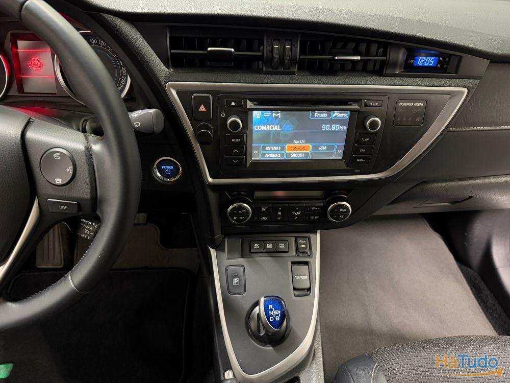 Toyota Auris 1.8 HSD Sport Toyota Auris 1.8 HSD Sport