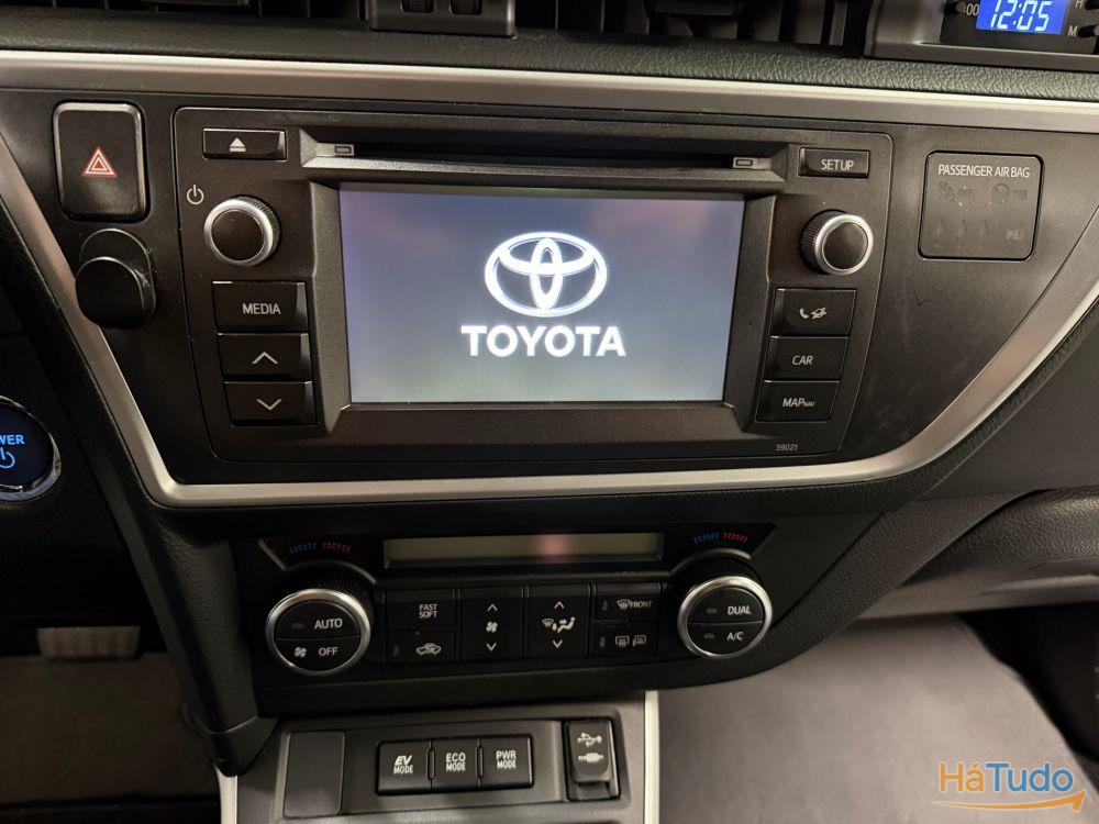 Toyota Auris 1.8 HSD Sport Toyota Auris 1.8 HSD Sport