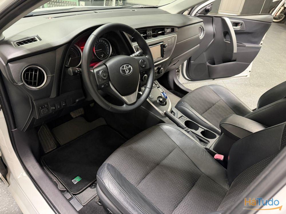 Toyota Auris 1.8 HSD Sport Toyota Auris 1.8 HSD Sport