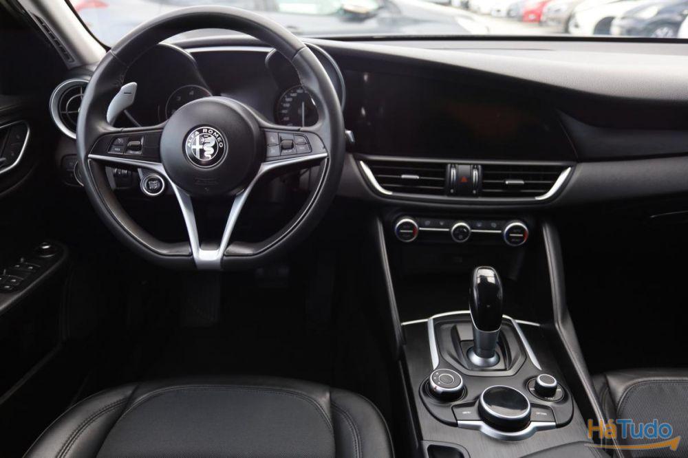 Alfa Romeo Giulia 2.2 D Super Alfa Romeo Giulia 2.2 D Super