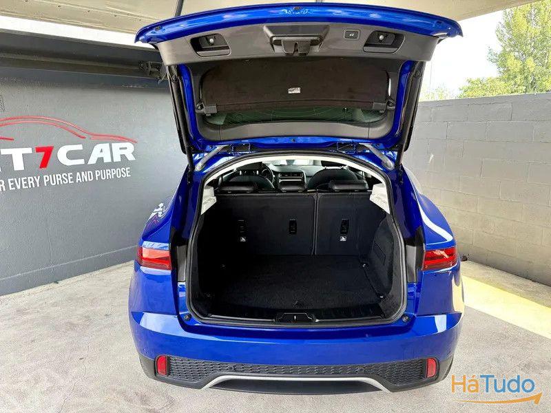 Jaguar E-Pace 2.0 i4D R-Dynamic S AWD Aut. Jaguar E-Pace 2.0 i4D R-Dynamic S AWD Aut.