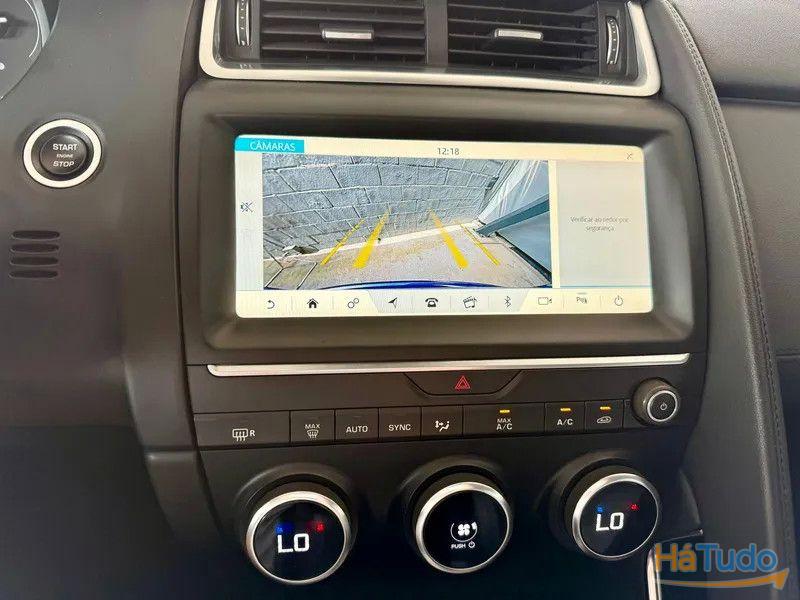 Jaguar E-Pace 2.0 i4D R-Dynamic S AWD Aut. Jaguar E-Pace 2.0 i4D R-Dynamic S AWD Aut.