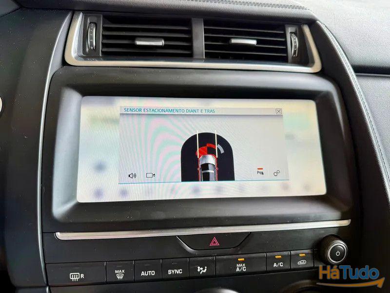 Jaguar E-Pace 2.0 i4D R-Dynamic S AWD Aut. Jaguar E-Pace 2.0 i4D R-Dynamic S AWD Aut.