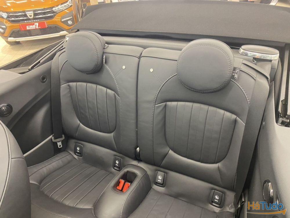 MINI Cooper Premium Plus Classic Auto MINI Cooper Premium Plus Classic Auto