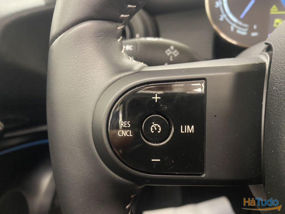 MINI Cooper Premium Plus Classic Auto MINI Cooper Premium Plus Classic Auto
