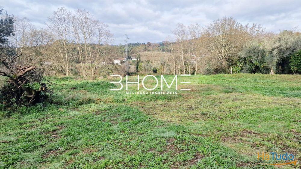 Terreno Rústico com 2.030m2 em Amares Sta Marta de Bouro Terreno Rústico com 2.030m2 em Amares Sta Marta de Bouro