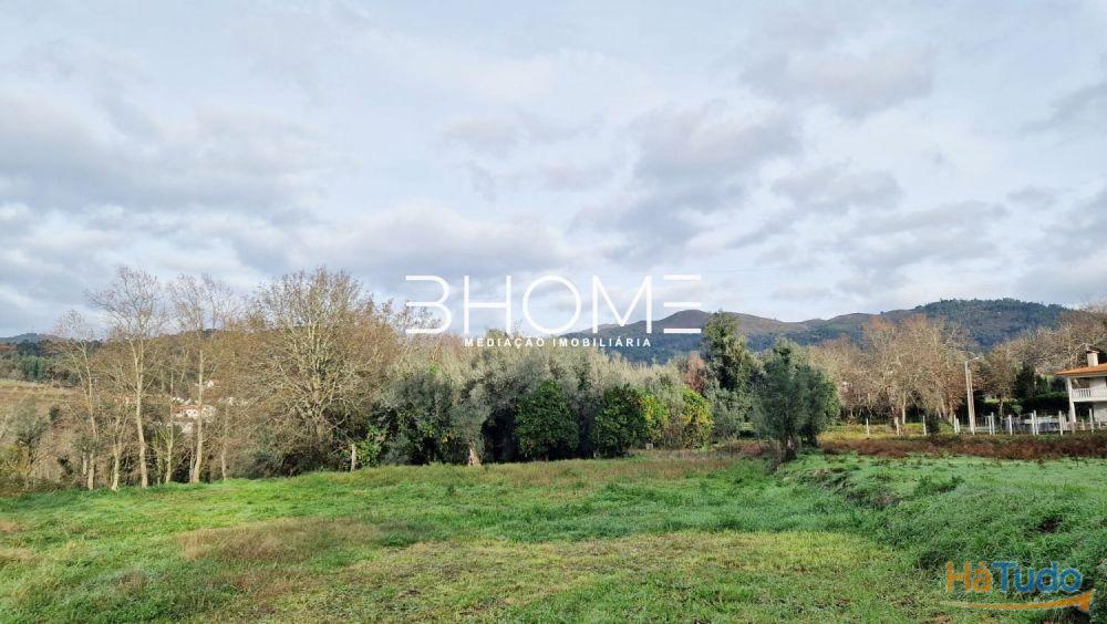 Terreno Rústico com 2.030m2 em Amares Sta Marta de Bouro Terreno Rústico com 2.030m2 em Amares Sta Marta de Bouro