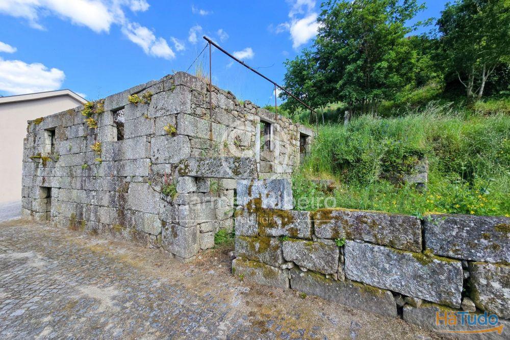 Ruina em pedra para restauro com 330m2 de terreno com projeto em Antime Silvares São Clemente FAFE Ruina em pedra para restauro com 330m2 de terreno com projeto em Antime Silvares São Clemente FAFE