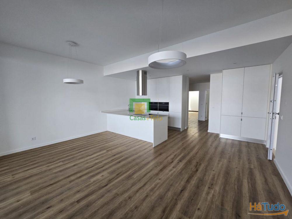 Loja Transformada em apartamento T2 Loja Transformada em apartamento T2