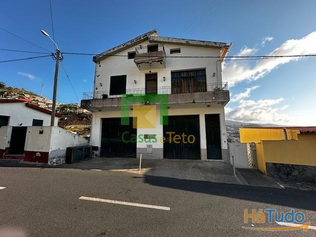 Moradia T6- Estreito de Câmara de Lobos Moradia T6- Estreito de Câmara de Lobos