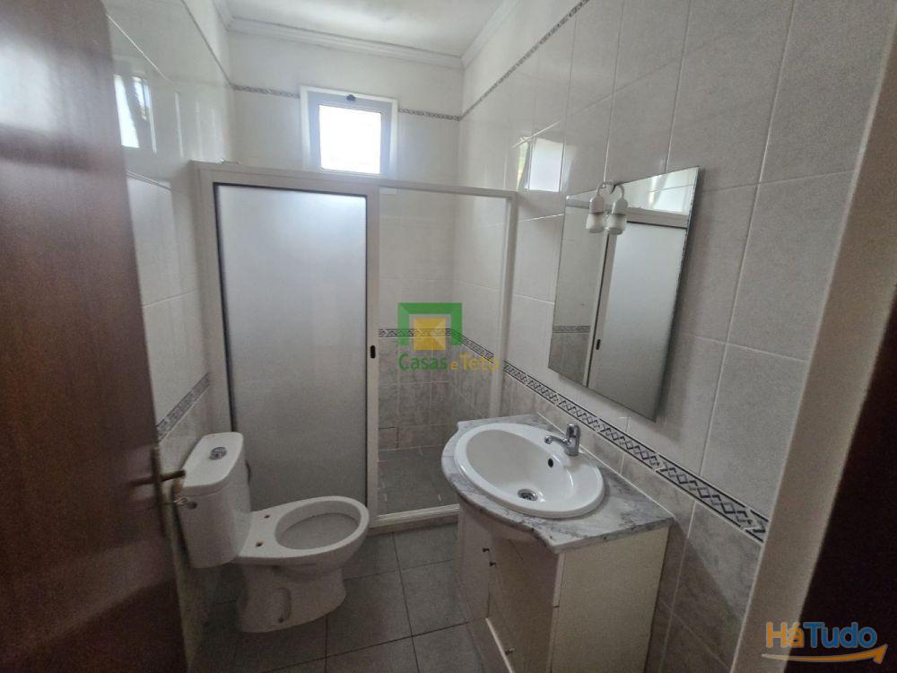 Moradia T6- Estreito de Câmara de Lobos Moradia T6- Estreito de Câmara de Lobos