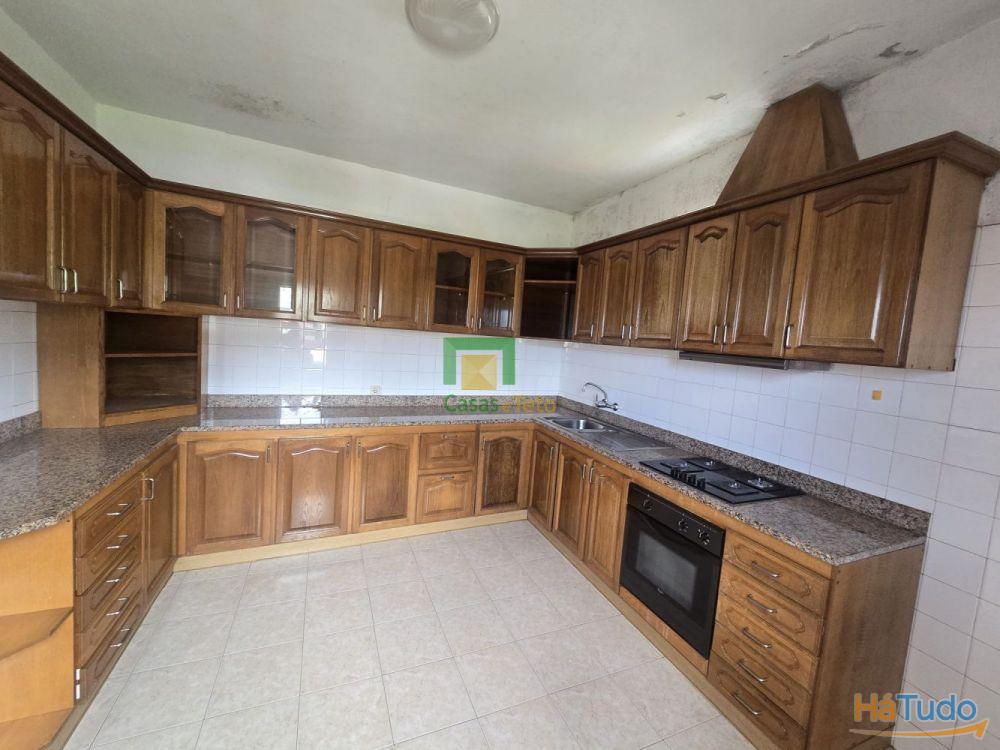 Moradia T6- Estreito de Câmara de Lobos Moradia T6- Estreito de Câmara de Lobos