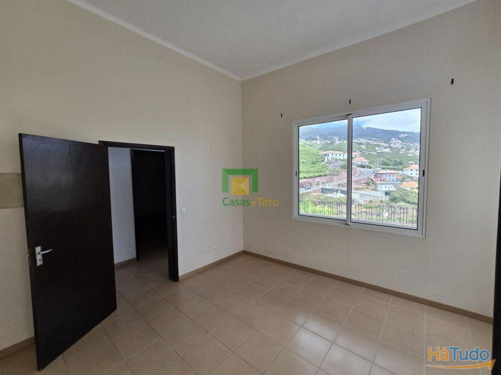 Moradia T6- Estreito de Câmara de Lobos Moradia T6- Estreito de Câmara de Lobos