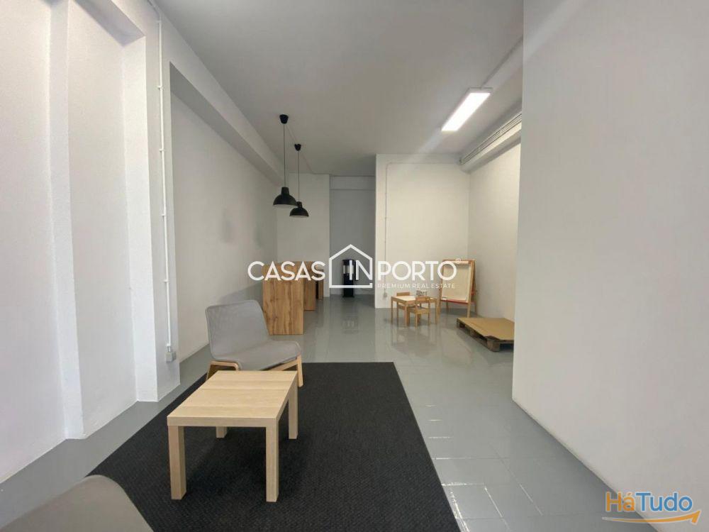 Armazém para arrendamento em Leça da Palmeira Armazém para arrendamento em Leça da Palmeira