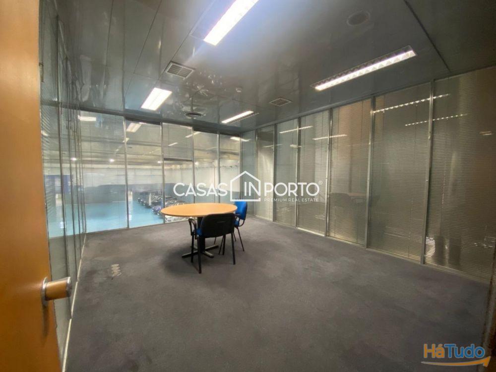 Armazém para arrendamento em Leça da Palmeira Armazém para arrendamento em Leça da Palmeira