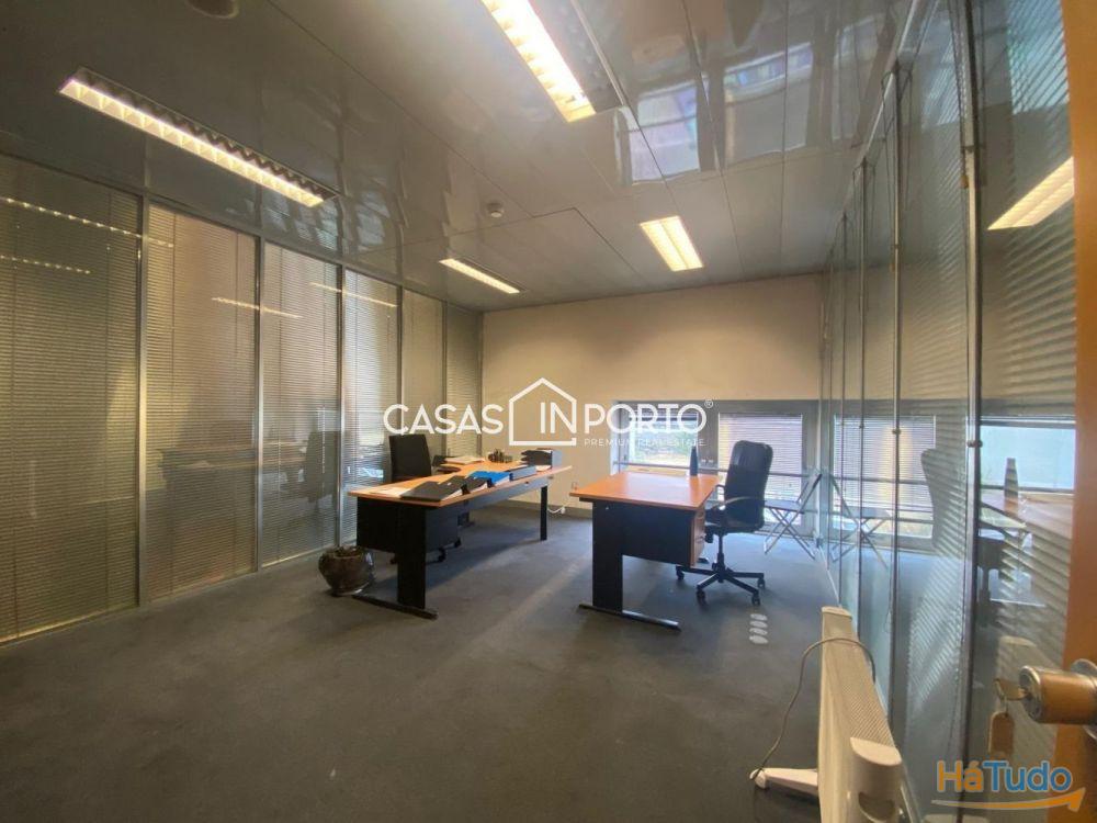 Armazém para arrendamento em Leça da Palmeira Armazém para arrendamento em Leça da Palmeira