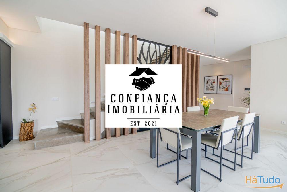 Moradia de Luxo com Vista para o Mar - Garagem - Piscina - Mobilada Moradia de Luxo com Vista para o Mar - Garagem - Piscina - Mobilada