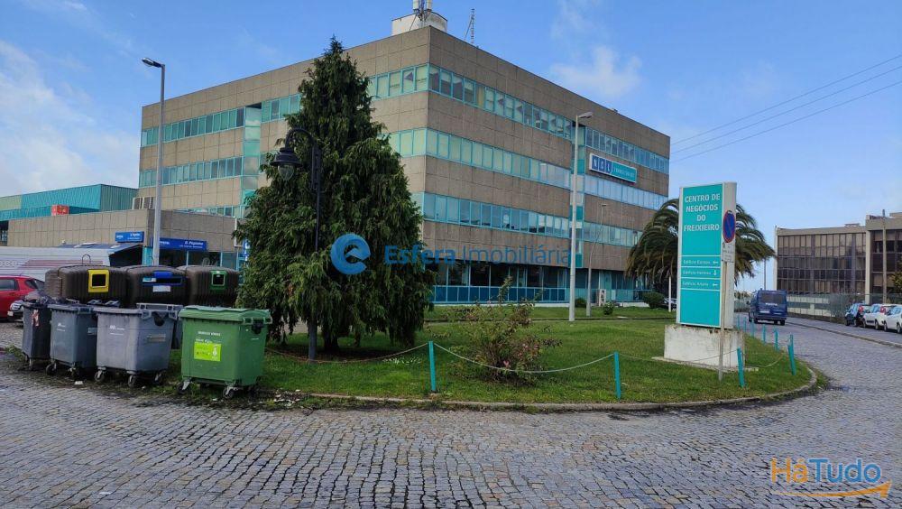 Escritório - Centro de Negócios Freixieiro / Aeroporto Escritório - Centro de Negócios Freixieiro / Aeroporto