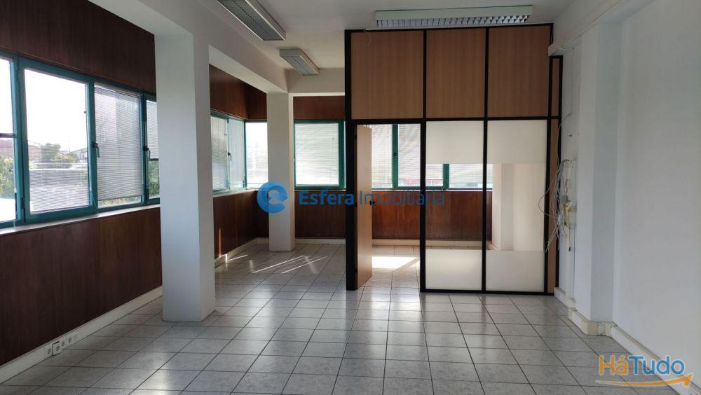 Escritório - Centro de Negócios Freixieiro / Aeroporto Escritório - Centro de Negócios Freixieiro / Aeroporto