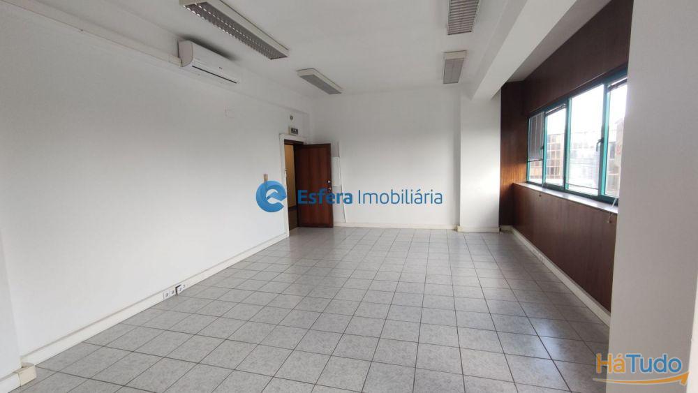 Escritório - Centro de Negócios Freixieiro / Aeroporto Escritório - Centro de Negócios Freixieiro / Aeroporto