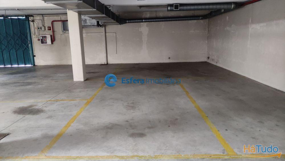 Escritório - Centro de Negócios Freixieiro / Aeroporto Escritório - Centro de Negócios Freixieiro / Aeroporto