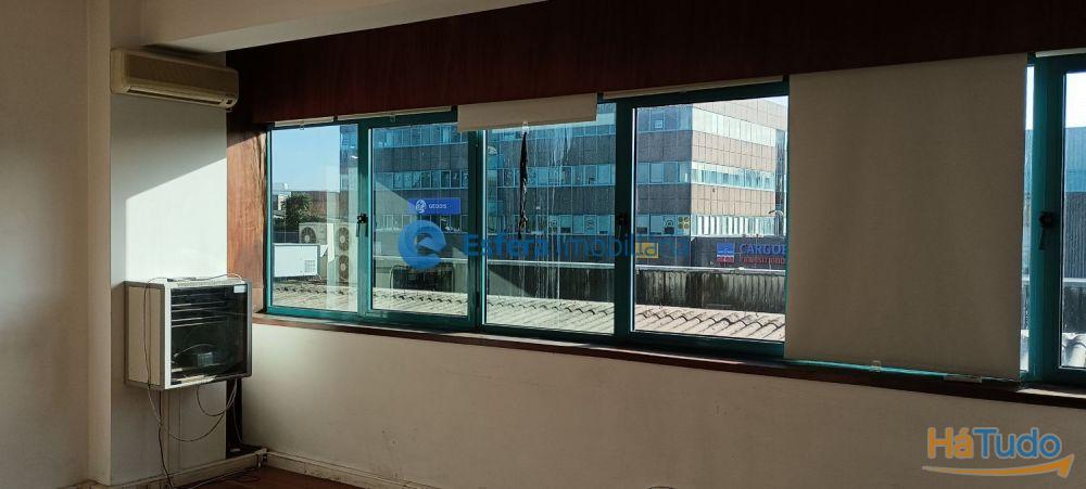 Escritório - Centro de Negócios Freixieiro / Aeroporto Escritório - Centro de Negócios Freixieiro / Aeroporto