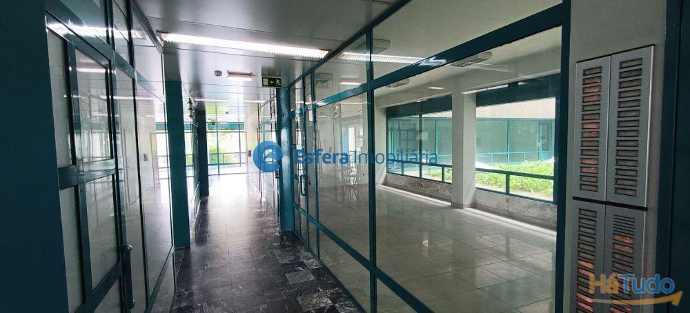 Sala - Centro de Negócios Freixieiro / Aeroporto Sala - Centro de Negócios Freixieiro / Aeroporto