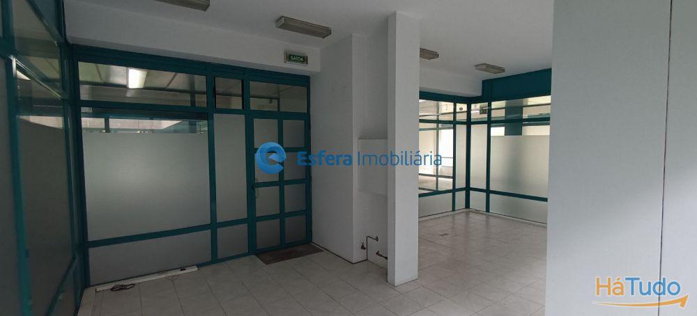 Sala - Centro de Negócios Freixieiro / Aeroporto Sala - Centro de Negócios Freixieiro / Aeroporto