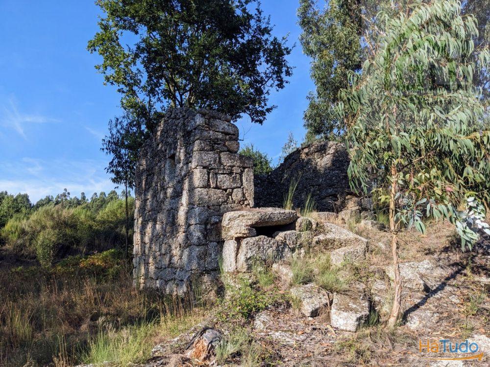 Land + Ruin for sale (exempted of habitation license) Land + Ruin for sale (exempted of habitation license)