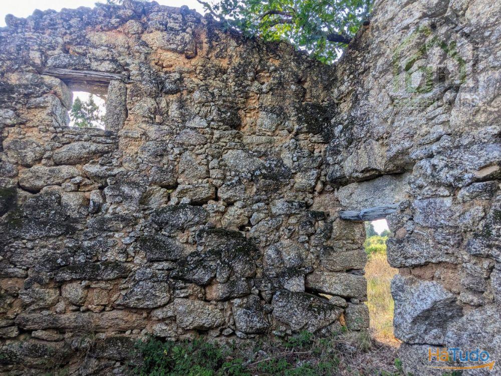 Land + Ruin for sale (exempted of habitation license) Land + Ruin for sale (exempted of habitation license)