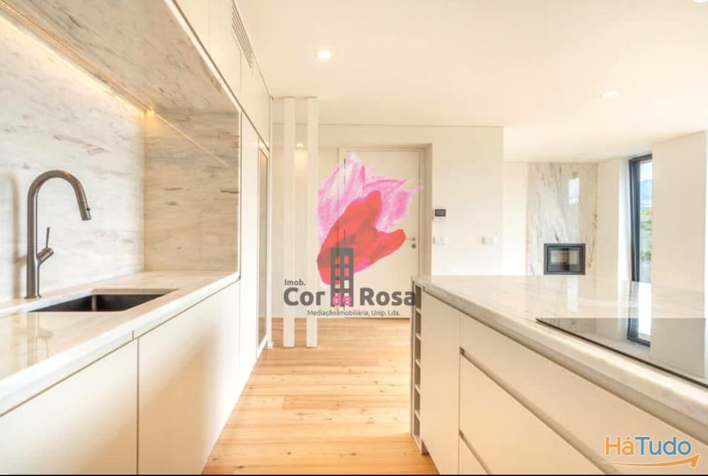 Apartamento T2 com Terraço (último piso) ? Vista Deslumbrante para a Penha Apartamento T2 com Terraço (último piso) ? Vista Deslumbrante para a Penha
