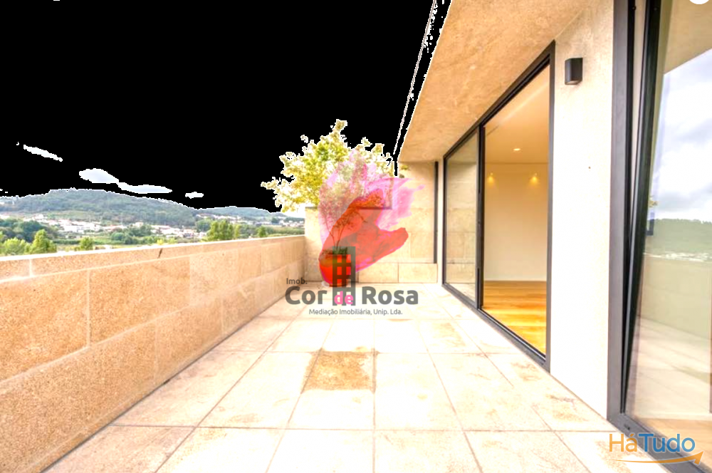 Apartamento T2 com Terraço (último piso) ? Vista Deslumbrante para a Penha Apartamento T2 com Terraço (último piso) ? Vista Deslumbrante para a Penha