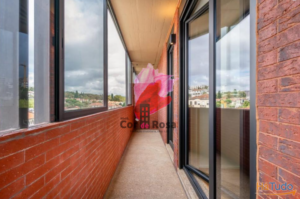 Apartamento T2 com Terraço (último piso) ? Vista Deslumbrante para a Penha Apartamento T2 com Terraço (último piso) ? Vista Deslumbrante para a Penha