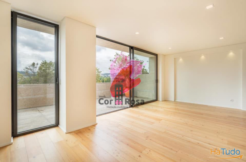 Apartamento T2 com Terraço (último piso) ? Vista Deslumbrante para a Penha Apartamento T2 com Terraço (último piso) ? Vista Deslumbrante para a Penha
