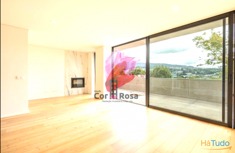 Apartamento T2 com Terraço (último piso) ? Vista Deslumbrante para a Penha Apartamento T2 com Terraço (último piso) ? Vista Deslumbrante para a Penha