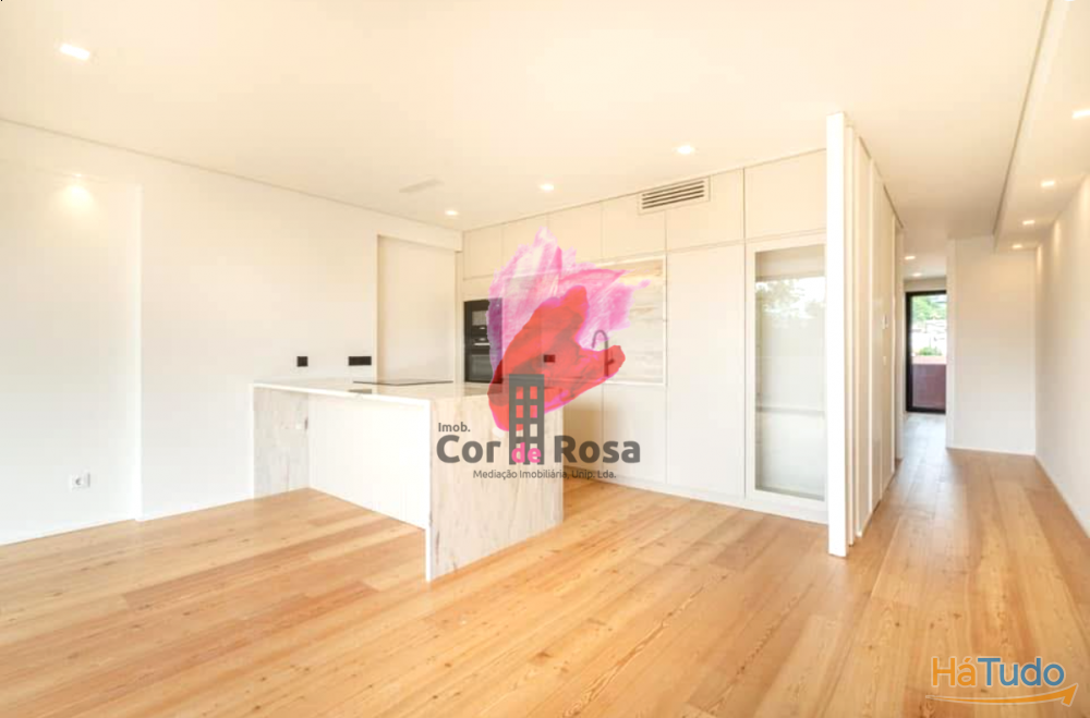 Apartamento T2 com Terraço (último piso) ? Vista Deslumbrante para a Penha Apartamento T2 com Terraço (último piso) ? Vista Deslumbrante para a Penha