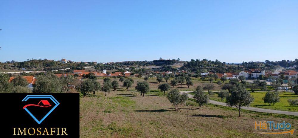 Casa de habitação T7 em Pedra por recuperar com terreno de 2040m2 Casa de habitação T7 em Pedra por recuperar com terreno de 2040m2