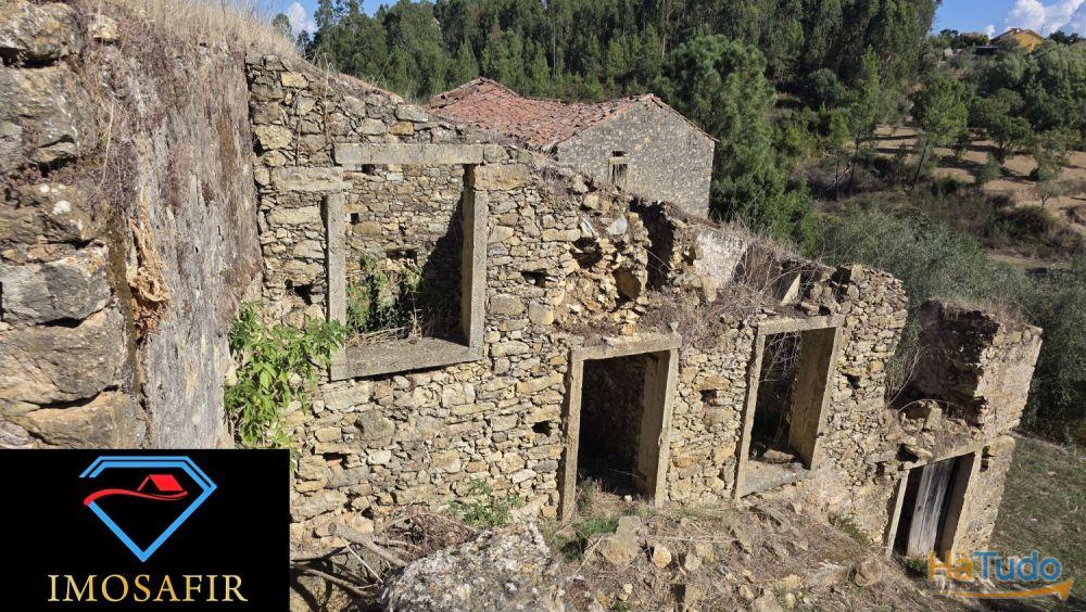 Casa em pedra e celeiro para restaurar Casa em pedra e celeiro para restaurar