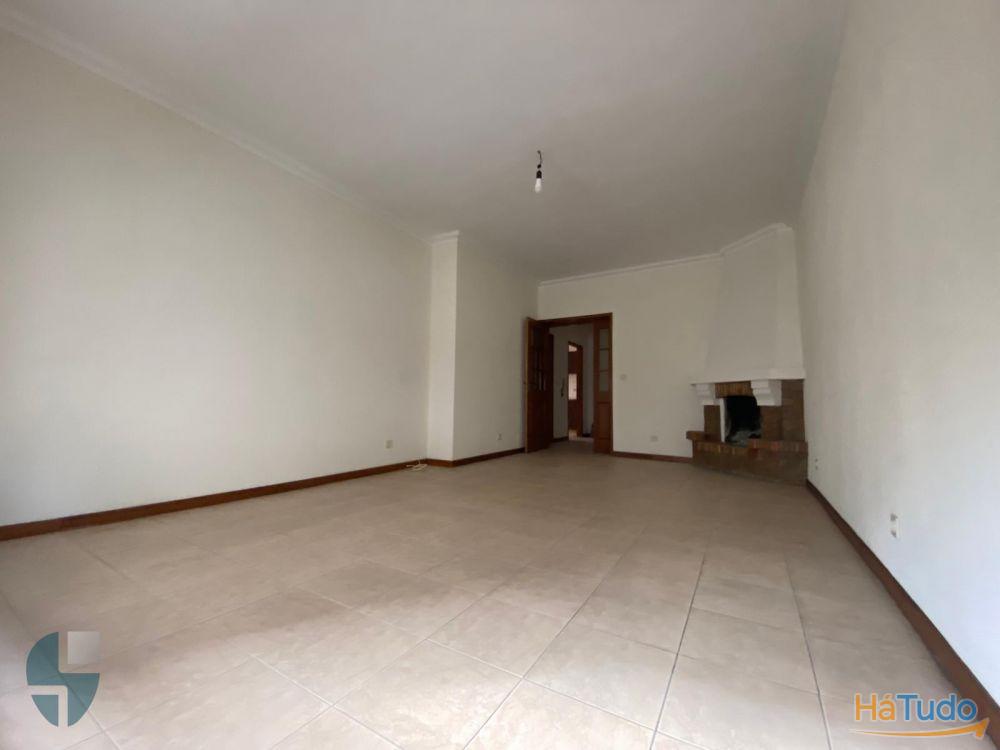 Apartamento T2 em Fânzeres a 950 metros do Metro. Apartamento T2 em Fânzeres a 950 metros do Metro.